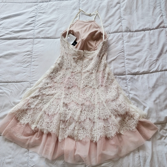 NWT Betsy & Adam Off-White Lace Halter Open-Back Dress 6 - Picture 9 of 9